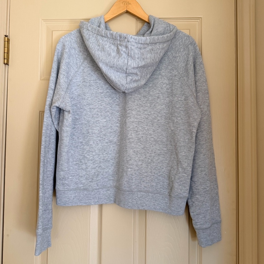 Aeropostale Light Gray Tiger Semi-Cropped Hoodie - Picture 4 of 5